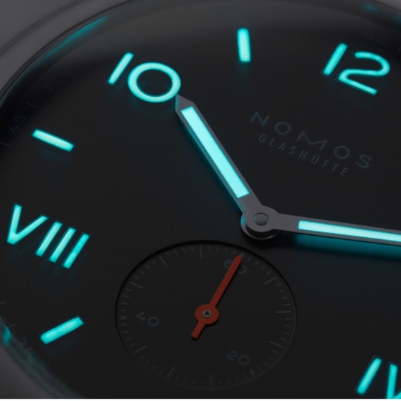 Nomos Club Campus 38 Men's Hand Wind Watch